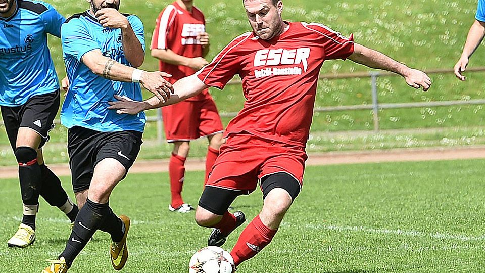 Elfmal stand der Gögginger Florian Egger (am Ball) in der FuPa-Elf der Woche - und gehört damit auch zur Elf des Jahres.   F.: Siegfried Kerpf