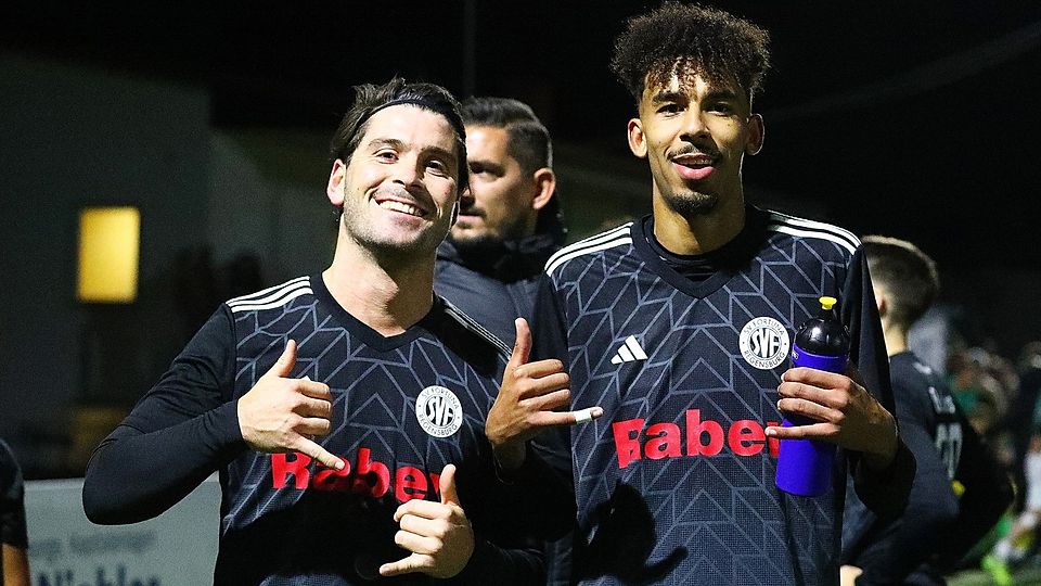 Endlich hat Fortuna Regensburg um Lucas Altenstrasser (links) und Jason Sarajlic wieder Grund zu Feiern.