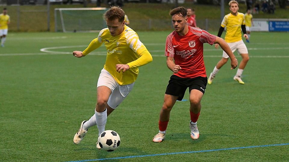 Die Nerven behalten haben Sebastian Schönacher (li.) und die Münsinger bei ihrem 5:2-Sieg gegen Peißenberg.