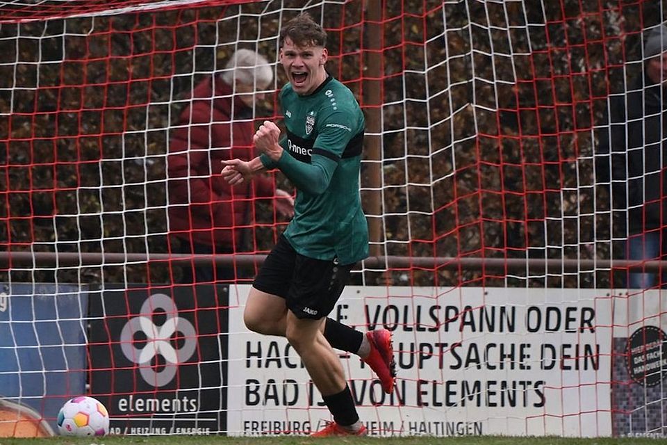 David Tritschler bejubelt seinen Treffer zum 2:0 für den VfB Stuttgart II