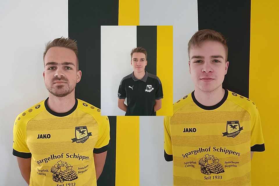 Jonas Klemmer (links) und sein Bruder David (rechts) sind auf dem Platz für Veen aktiv, Bruder Lukas ist Co-Trainer.