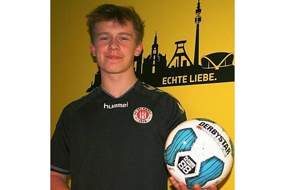 Immer am Ball bleiben: Conor Gnerlich trägt seit Sommer das St.-Pauli-Trikot und wird in der Junioren-Bundesliga auf hohem Niveau gefordert. Oliver Bloch