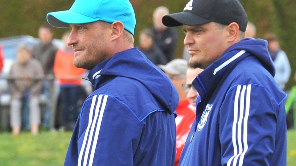 Das siebte Trainerjahr bei der Eintracht Staufen erlebt gerade Michael Mittelstädt (links) – es könnte mit dem Aufstieg seiner Mannschaft enden.	