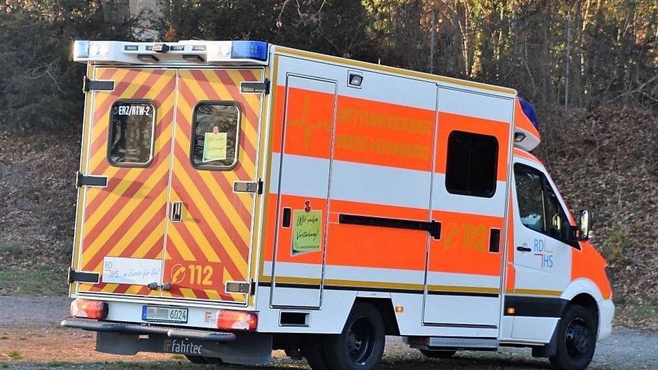 Zwei Mal musste beim Spiel zwischen Teutonia Weiden und dem FC Pesch der Krankenwagen anrücken.