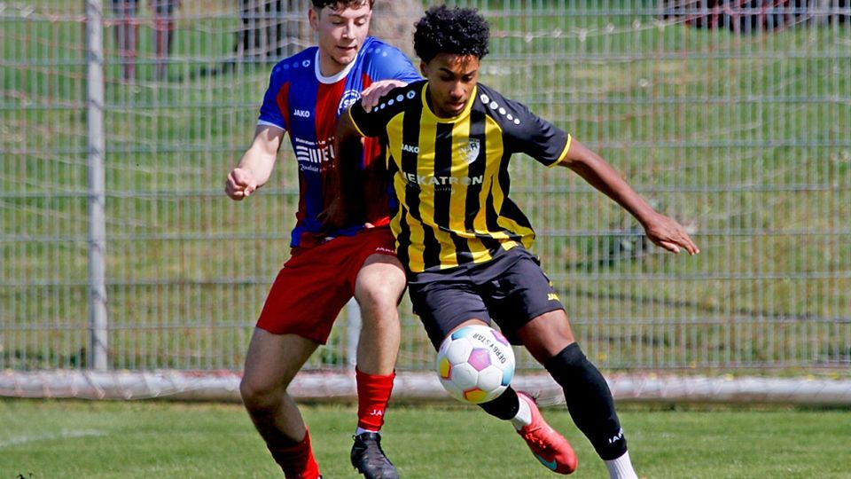 Starke Debütsaison in der Verbandsliga: Joel Thoma (rechts, gegen  Alexander Thoma von den SF Elzach-Yach) | Foto: Matthias Konzok 