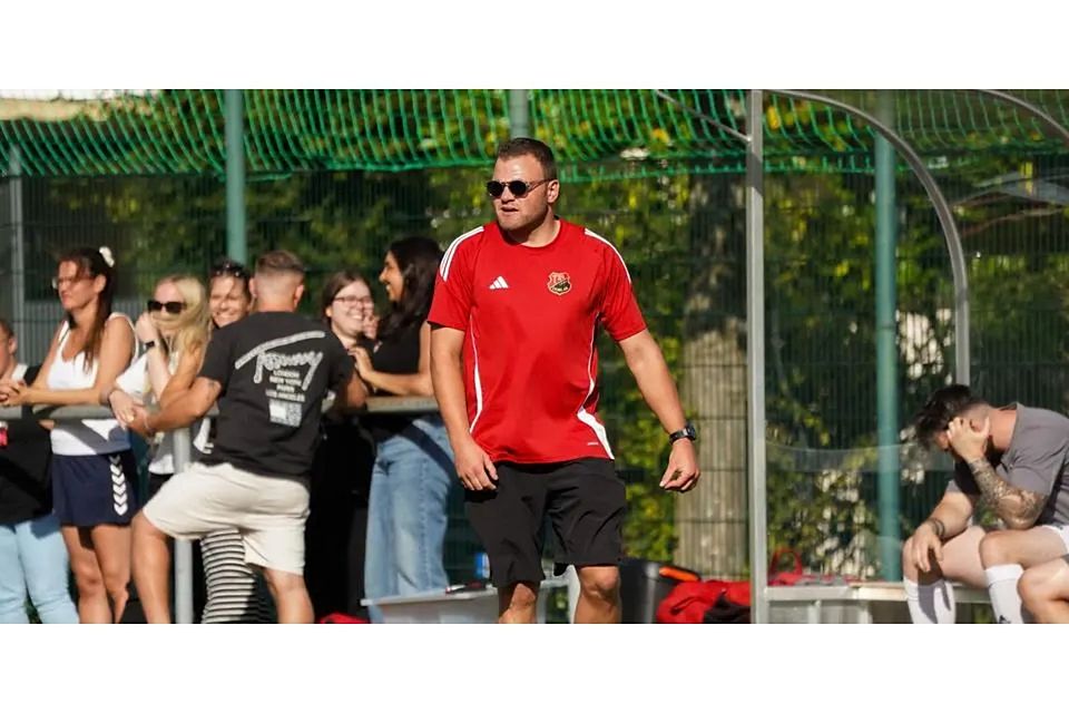 Erlebt aktuell eine sportliche Talfahrt mit der TSG Dorlar: Maximilian Rinn, seit Sommer Trainer des Fußball-A-Ligisten. © Isabel Althof