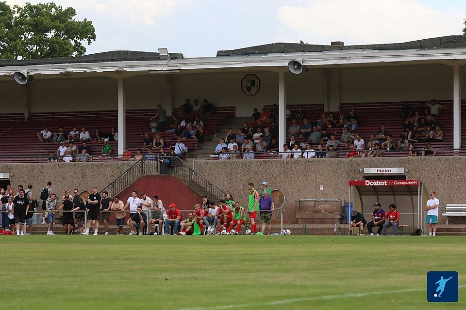 Viel Charme: Das Hubert-Houben-Stadion in Krefeld. Viel Charme: Das Hubert-Houben-Stadion in Krefeld.