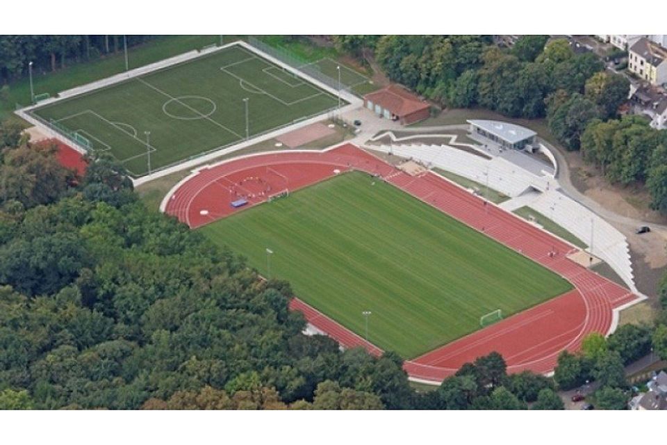 Der SC Brühl kann im Schloss-Stadion sowohl auf Kunstrasen als auch auf Naturrasen antreten