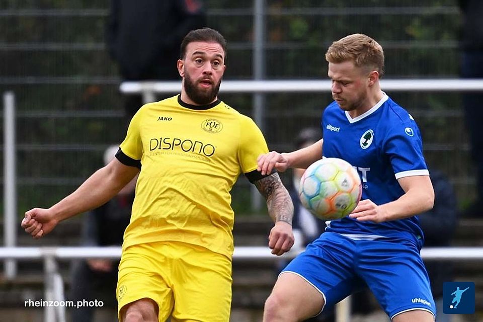 Für den FV Bonn-Endenich (li.) setzte es gegen den TuS Blau-Weiß Königsdorf die vierte Niederlage in Folge.
