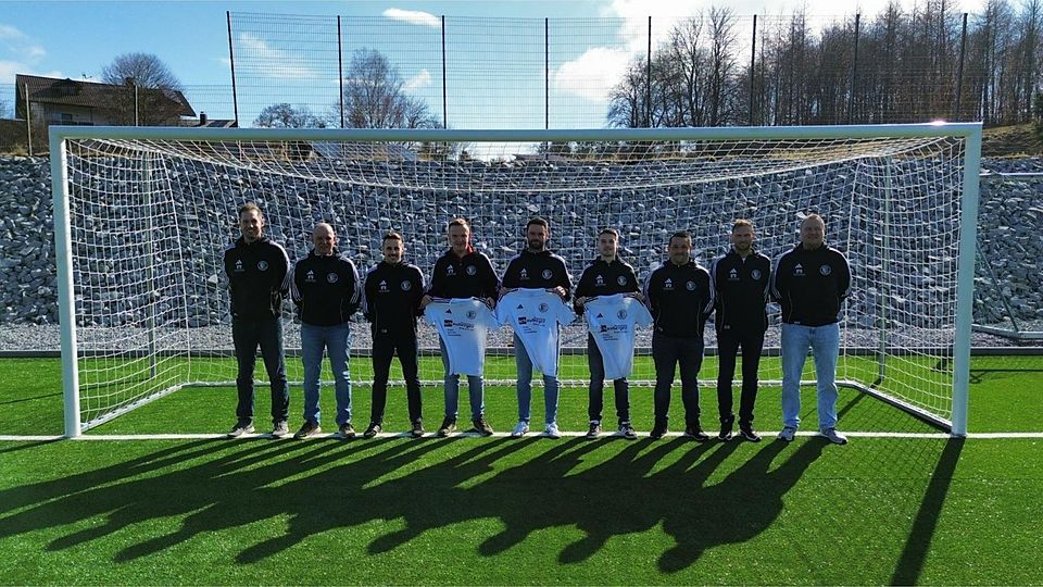 Kurtz Rene (2. Vorstand), Seibold Gerhard (1. Spartenleiter), Bichlmeier Christopher  (Spielertrainer), Leuchtner Alexander (Spielertrainer II Mannschaft), Wetschek Marco (Trainer I Mannschaft),  Bauer Christoph (Spielertrainer II Mannschaft), Al-Nawasreh Fabian (Torwart Trainer), Schmid Daniel (2.  Spartenleiter), Kieninger Markus (1. Vorstand) 