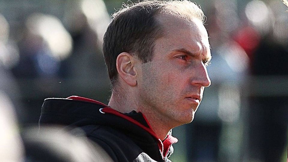 Oliver Richter darf ab sofort wieder an der Seitenlinie stehen: Das Sportgericht des FLB hob eine Sperre gegen den Ex-Coach des TuS 1896 Sachsenhausen auf.