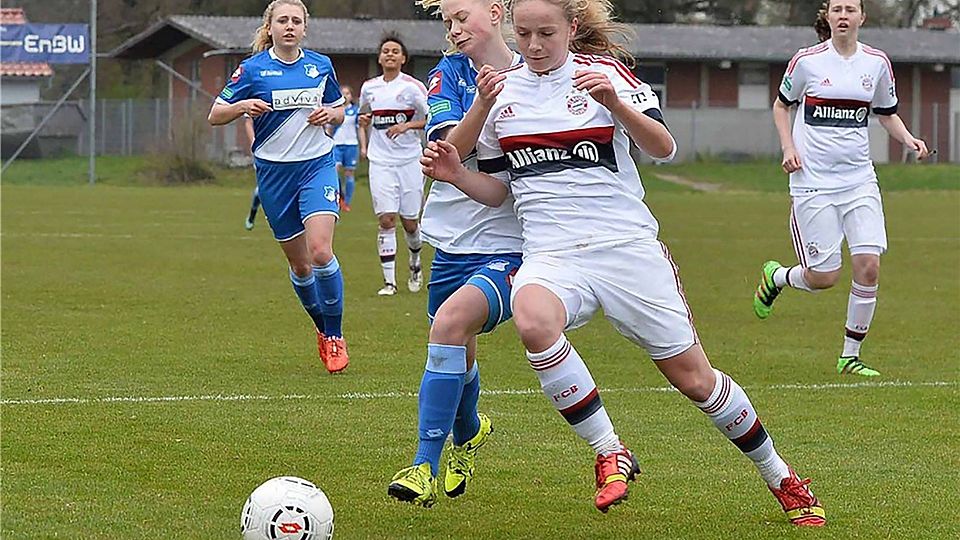 Andrea Brunner (r.) vom FC Bayern München spielte mit der DFB-U17 in der EM-Quali.  Foto: Archiv