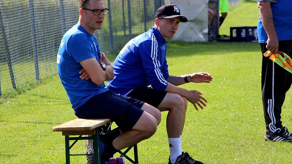 Waldemar Trozenko im Vordergrund mit Co-Trainer Daniel Sadot