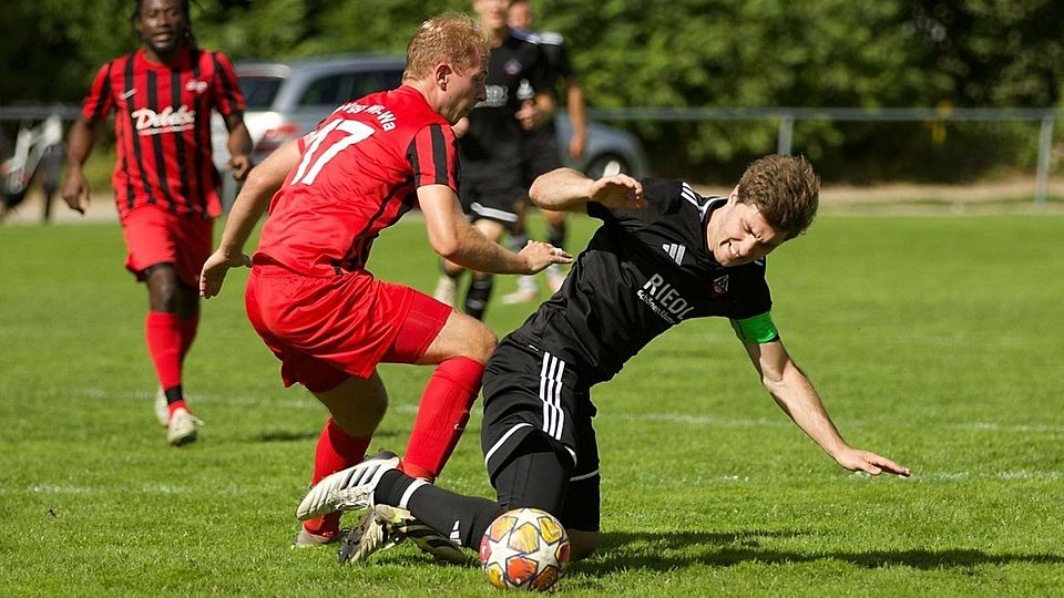 Die SpVgg Eschlkam (rechts) ließ gegen Schönthal nichts anbrennen.