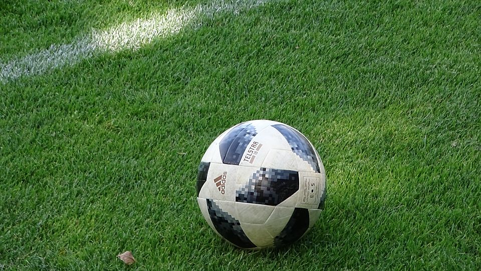 Der 20. Spieltag und ein Nachholspiel stehen am langen Wochenende an.