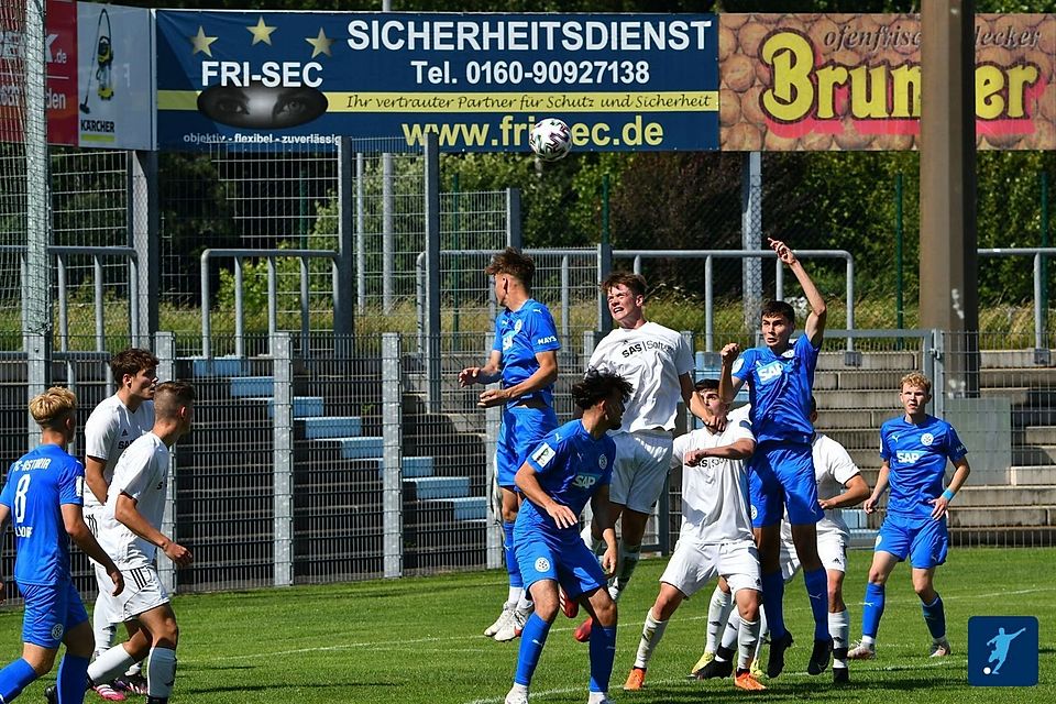 Auf ein erfolgreiches Wochenende hoffen die Juniorenteams der SpVgg SV Weiden (hier in weiß).