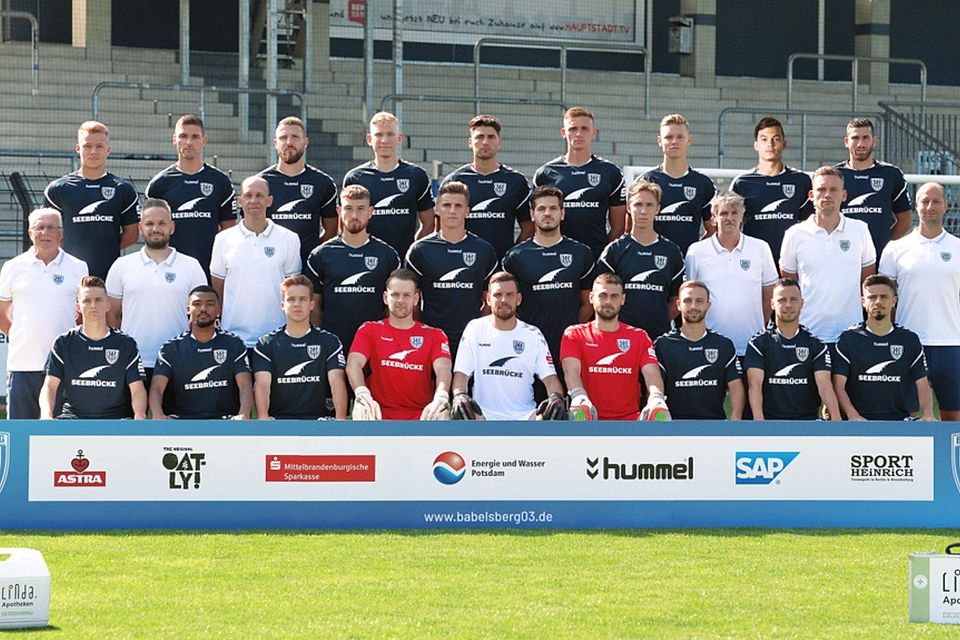 Die Regionalliga-Mannschaft des SV Babelsberg 03 trägt ab sofort den Schriftzug der Hilfsorganisation "Seebrücke" auf der Brust. 