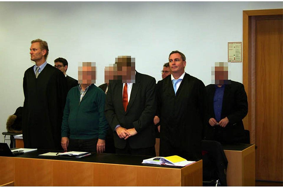 Rund ein Dutzend Zuschauer verfolgte den Prozessauftakt im Strafjustizzentrum in Augsburg. 	F.: Christian Lichtenstern
