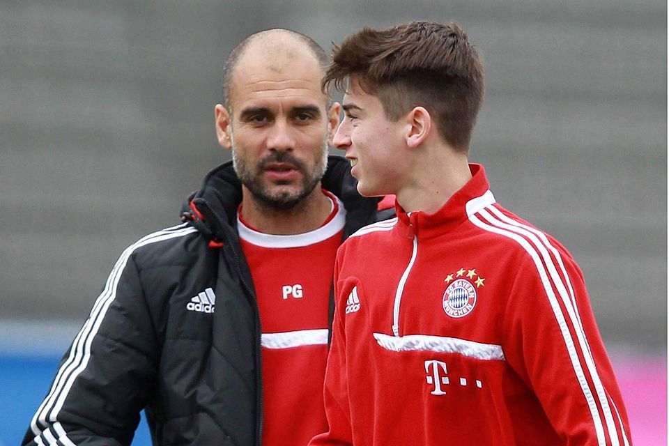 „Pep hat sich sehr um mich bemüht“: Lucas Scholl 2014 mit dem damaligen Bayern-Coach Guardiola.