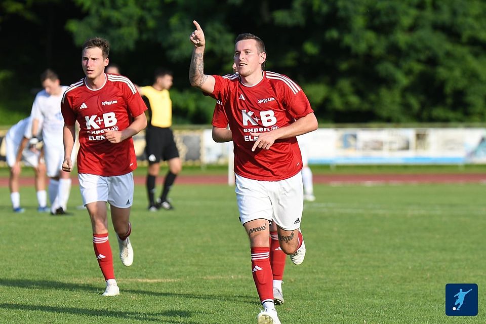 Christian Mühlbauer (re.) hat herausragende fußballerische Fähigkeiten 