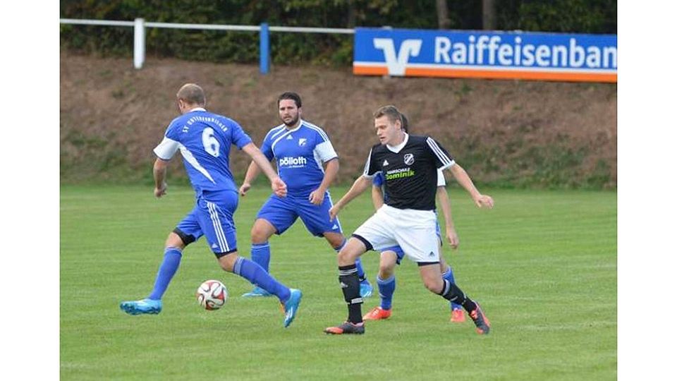 Ein gutes Omen? Das Hinspiel hatten die Unterferrieder (blaue Trikots) gegen den Favoriten aus Berngau nur knapp mit 1:2 verloren. F: kk