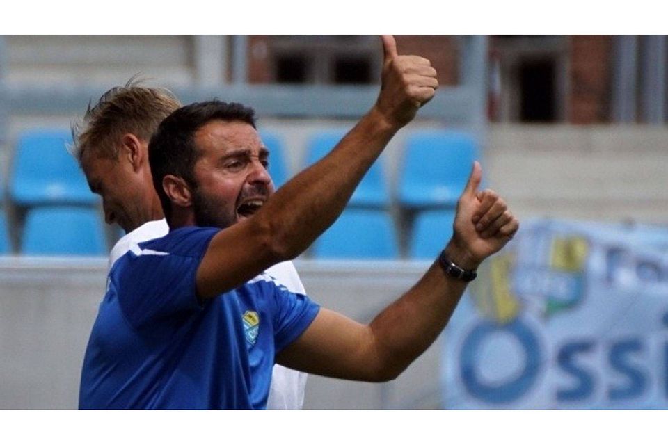 Daumen hoch: Chemnitz besiegt Fürstenwalde zum ersten Liga-Spiel der Saison. Foto: Rieckmann