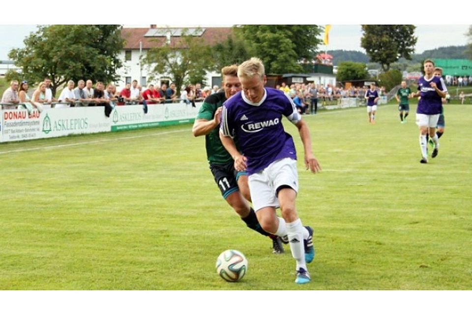 Stefan Wimberger wird beim TSV Kareth-Lappersdorf wie bei der 0:3-Hinspielniederlage die Kapitänsbinde für Michael Kirner tragen.  Foto: Roloff