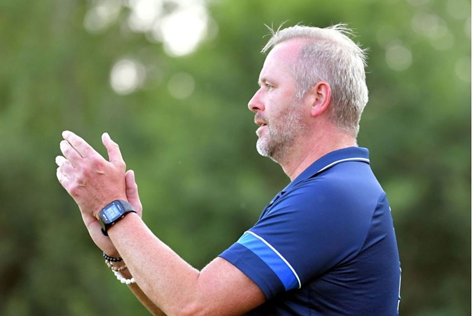 Beifall spendete Trainer Oliver Dewes noch zum Amtsantritt beim SV Rust: Dort gewann man in Renchen mit 4:2. Zum Abschied gab's nun ein 0:6 im Derby in Ettenheim. 