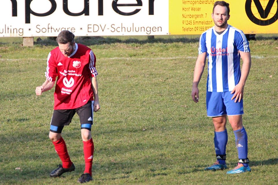 Erleichterung pur: Hüttenbachs Spielertrainer Kevin Trauner bejubelt den 2:1-Erfolg gegen den FC Stein. (F: Eberle)