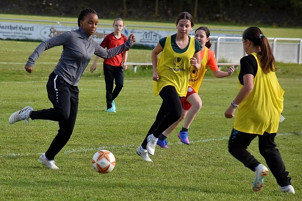 Das Training der Mädchen findet mittlerweile auf dem Platz des TSV Türkenfeld statt.