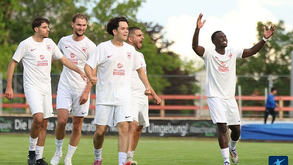 Viele Jahre war der TuRa Niederhöchstadt ein gestandener Teilnehmer der Gruppenliga Wiesbaden. Zuletzt ist der Aufstieg im Relegationsspiel gegen den SV Wiesbaden geglückt. Jetzt darf sich die Mannschaft unter Trainer Bayram Mechmet auf das Abenteuer Verbandsliga freuen.