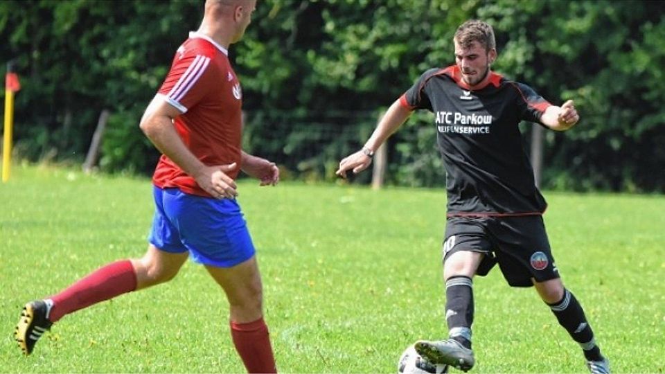 Gegen den Ball treten kann Bernitts Robin Brendler vorerst nicht mehr. Der 21-Jährige riss sich im Testspiel beim TSV Langhagen/Kuchelmiß allem Anschein nach schon zum zweiten Mal das Kreuzband im linken Knie. Robert Grabowski