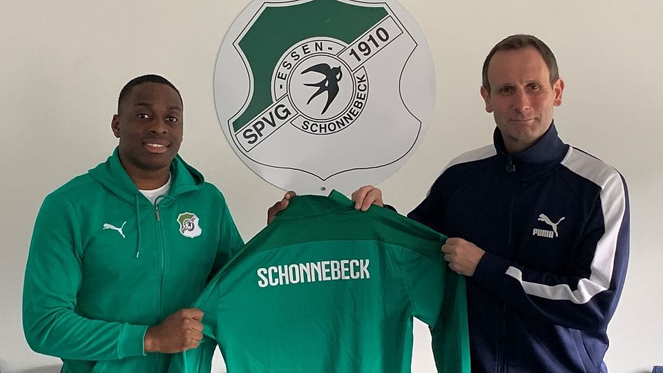 Malick-Montell Mourtala (l.) läuft bald für die Schonnebecker Schwalben und Trainer Dirk Tönnies (r.) auf.