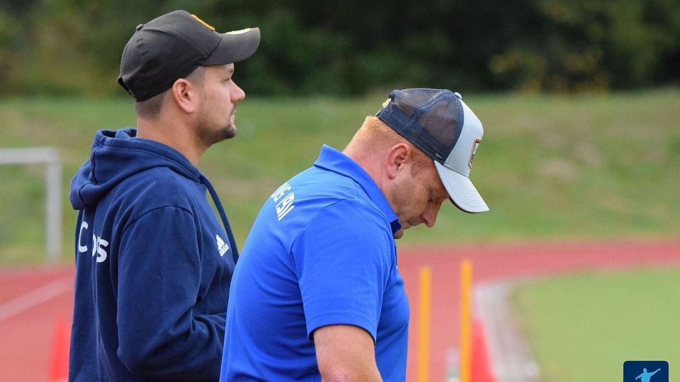 Der FC Zons sucht einen neuen Trainer.