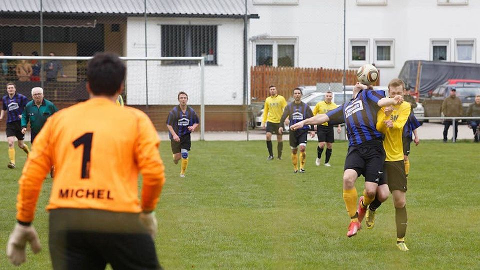 Die Zweikämpfe werden umkämpfter und die Spieler nervöser. Die A-Klassen sind auf der Zielgeraden. F: Schwarz