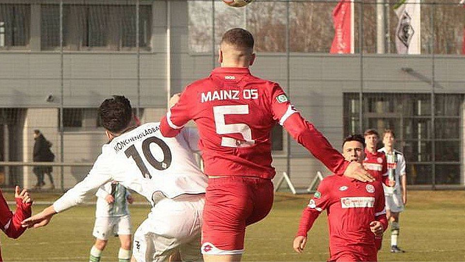 Die Nullfünfer lagen zunächst mit 1:0 zurück (43.). Innerhalb von zwei Minuten drehten die Mainzer das Spiel zu ihren Gunsten, Freiburg glich aber noch aus. Archivbild: Reimer