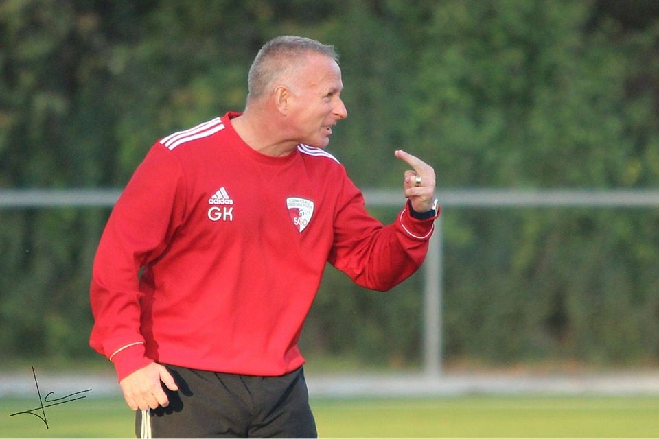 Diedenbergens Trainer Gert Kramp ärgert sich über die Niederlage gegen den Tabellenletzten F: Henz