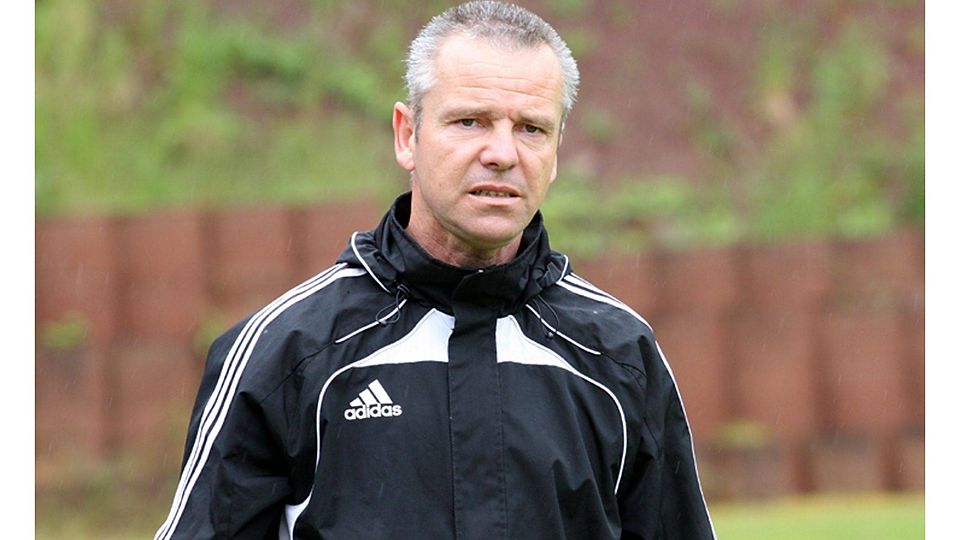 Musste mit seinem Team die erste Saisonniederlage in Idar-Oberstein einstecken: Alsenztals Coach Alexander Raab.   (Foto: Mario Luge)