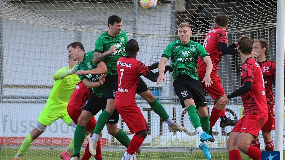 Kann der 1. FC Rieden (in Grün-Schwarz) an bisher gezeigte Leistungen anknüpfen, hat er gute Karten, auf direktem Wege in die Bezirkliga zurückzukehren.