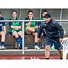 Bleibt auch über die aktuelle Spielzeit hinaus an der Seitenlinie des FSV Hessen Wetzlar: Trainer Dennis Peter. © Jenniver Röczey