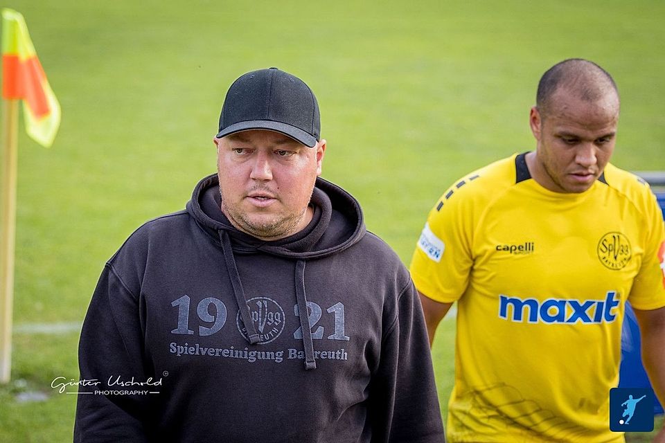 Weiterhin angespannte finanzielle Lage: Unter diesen Vorzeichen müssen Bayreuths Coach Lukas Kling (li.) und Jann George in die neue Saison starten. Weiterhin angespannte finanzielle Lage: Unter diesen Vorzeichen müssen Bayreuths Coach Lukas Kling (li.) und Jann George in die neue Saison starten.