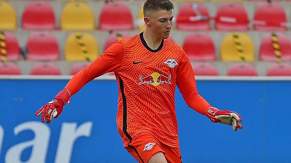 Seit Juli 2018 ist der Blindheimer Fabian Eutinger im Fußball-Internat von RB Leipzig. Das Bild zeigt ihn bei einem Spiel im Trikot der A-Junioren.