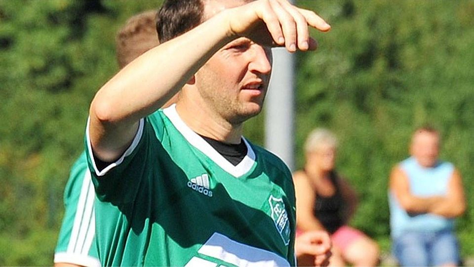 Noch gibt Achim Kraus beim FC Osterbuch die Richtung vor.    F.: Karl Aumiller