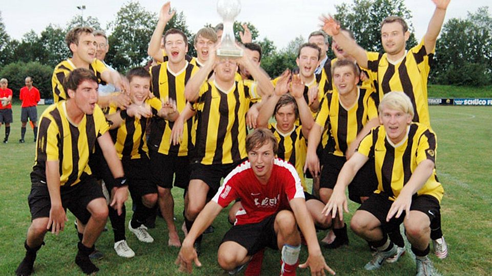 2009 bejubelte der TSV Haunsheim seinen ersten und bislang einzigen Sparkassencup-Gewinn (Bild). Nach dem nötigen Elfmeterschießen gab es ein 4:1 gegen den BSC Unterglauheim.		F.: Walter Brugger