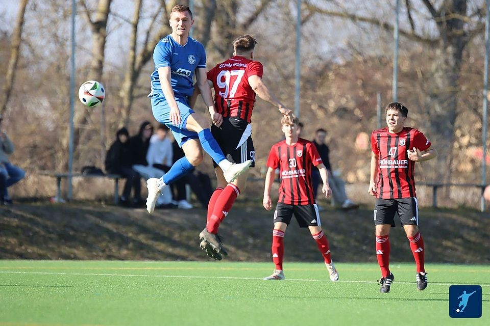 Aufsteiger Dingolfing bleibt auch nach der Winterpause im Höhenflug.