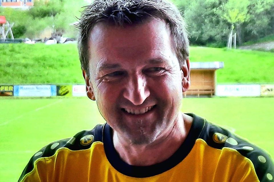 Marco Tragl, Trainer der Fußball-Juniorinnen des SC Huglfing am 20. Mai 2023.