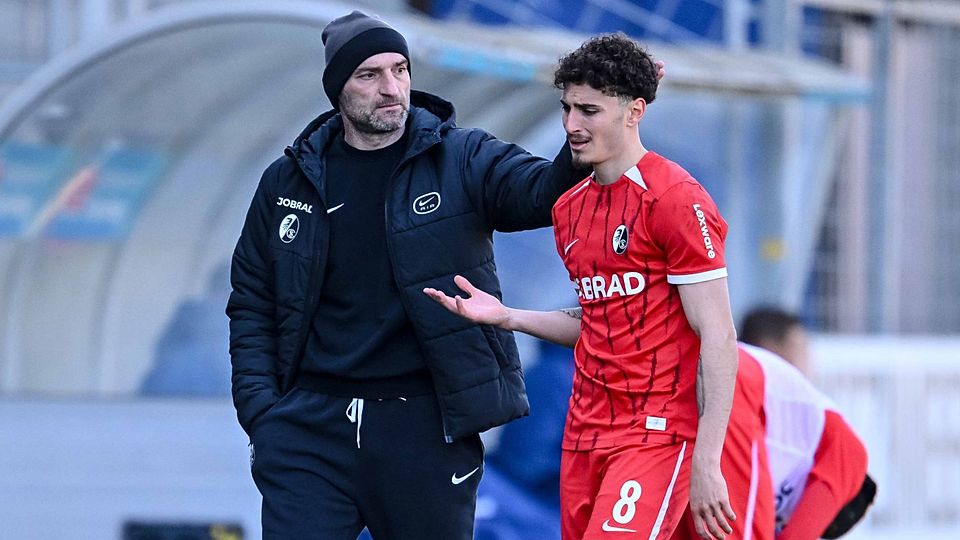 Trost beim Trainer: Gabriel Pellegrino (r.) mit Coach Bernhard Weis. 