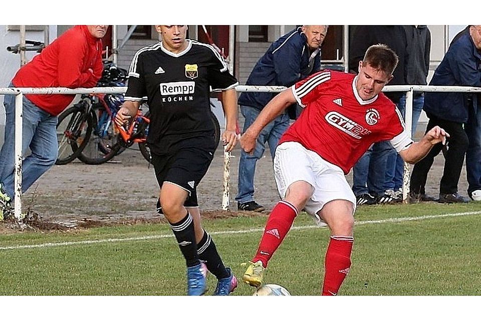 Der SV Gültlingen (rechts) ließ den TSV Wildberg in dieser Szene nicht zum Zug kommen Foto: Priestersbach