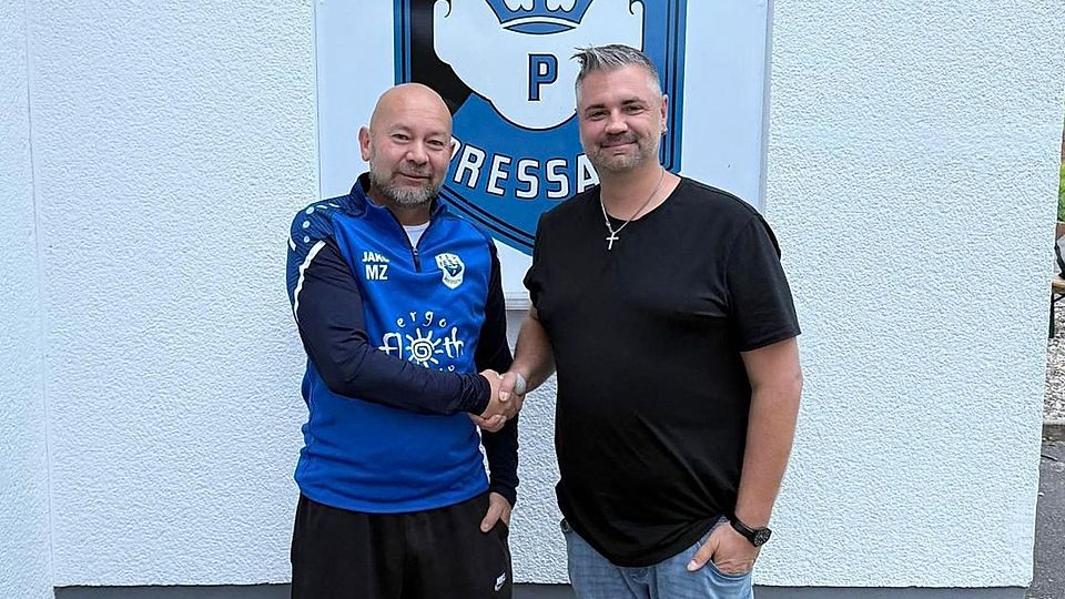Pressaths Spartenleiter Markus Zibell (links) freut sich, Tobias Forster als neuen Mann an der Außenlinie präsentieren zu können.