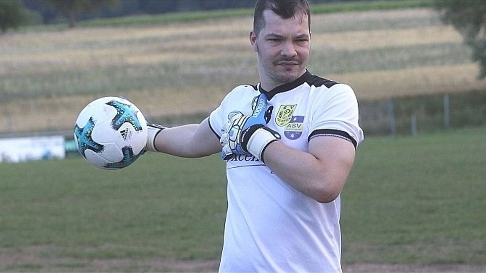 Enes Durmaz: Die Verpflichtung des Torhüters ist für SG-Trainer Genacaban ein "Sensationstransfer" Foto: Bäuerle